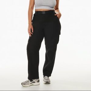 ARITZIA TNA Cadet Cargo Pant Black size M